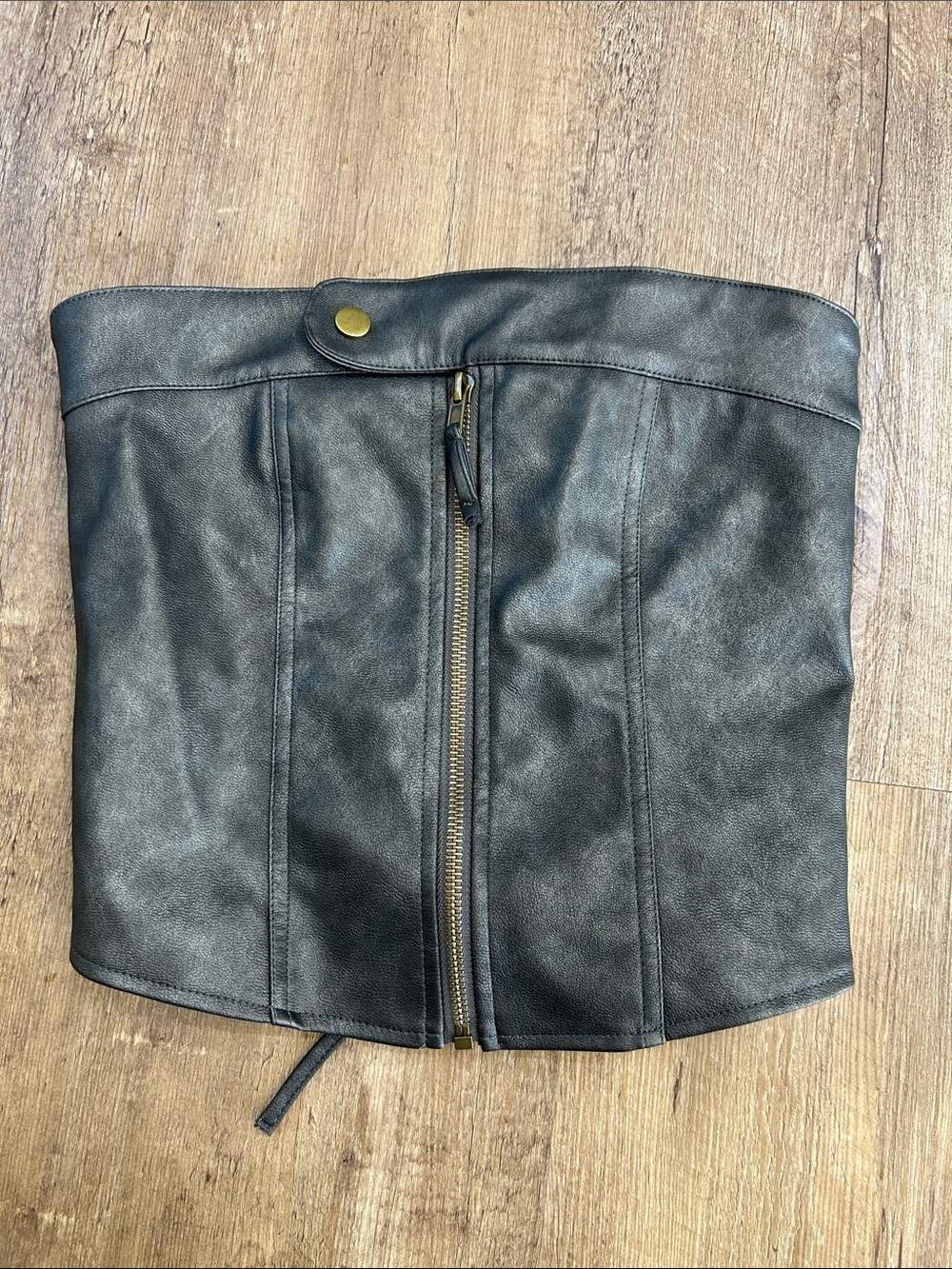 Women's Black Faux Leather Zip-Front corset